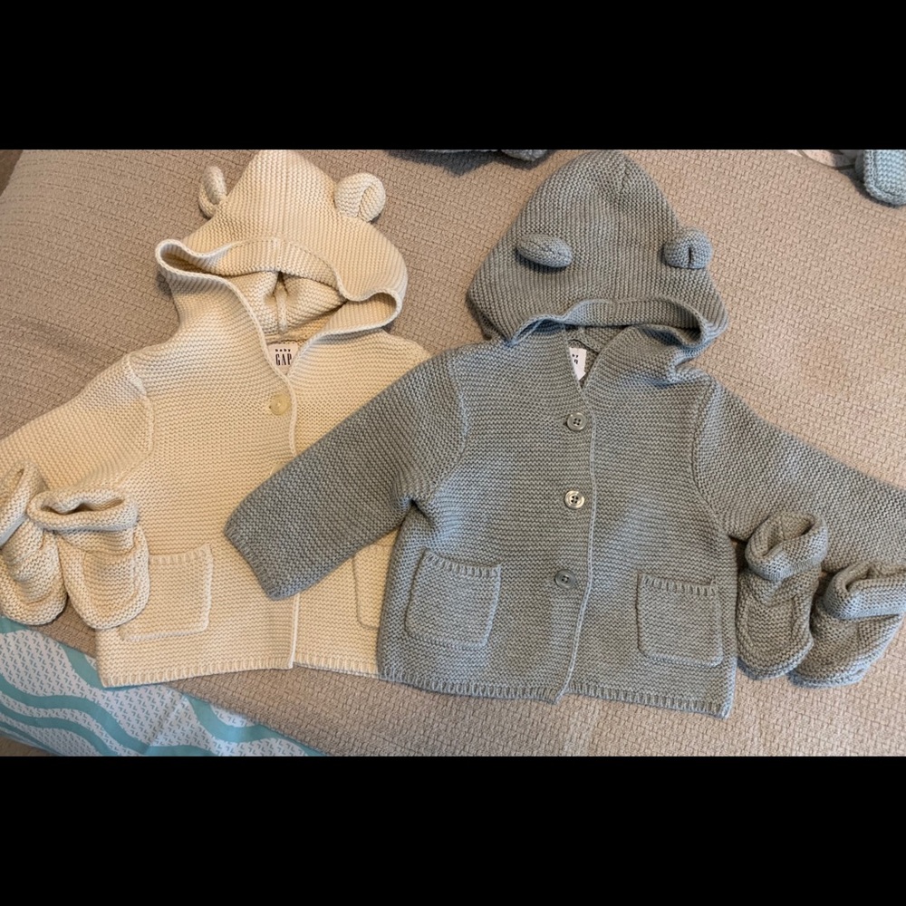 Gap knit sweater with matching booties